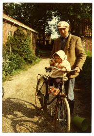 Willem van der Meer met Marije van der Meer 1980   1