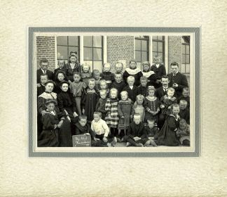 Schoolfoto Bijz. School Hantumhuizen   I  1909