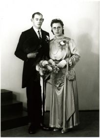 Reinder D. Prins   Doetje J.J. Spriensma   trouwfoto  1946 