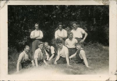 Groepje jongemannen    1943   a