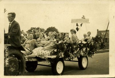 Untitled 05links  info rechts