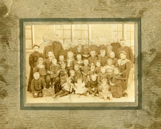 Grote foto 01   Schoolfoto Hantumhuizen 1909
