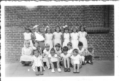 meisjes klas 3 en helft van klas 2  1960 
