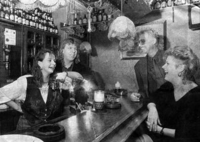 nieuwe eigenaars cafe de terp hantum   1994